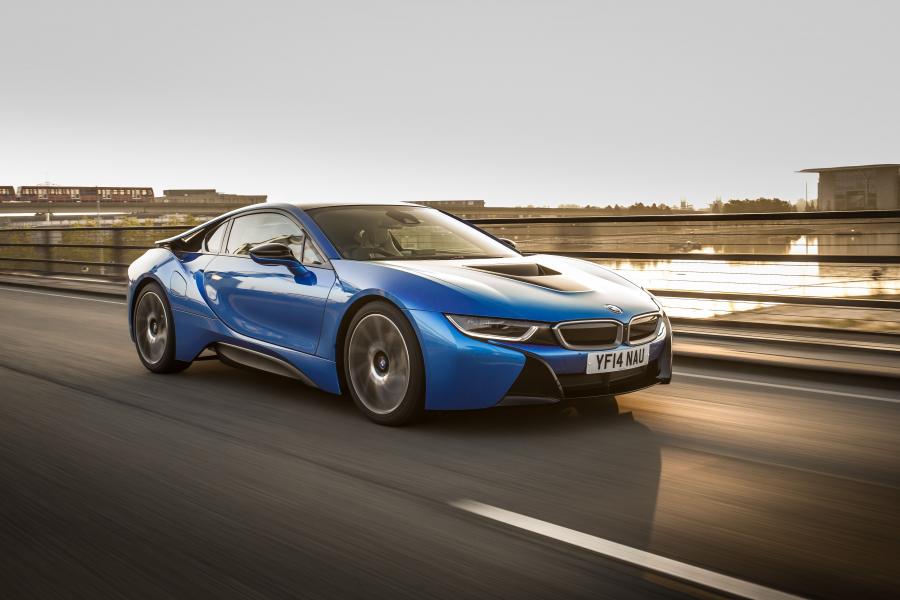  BMW i8 2014 года  (UK) (фото 17 из 69)